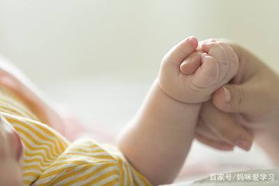 不要随便亲吻宝宝的嘴安全教育,这几类人不要随意亲吻宝宝