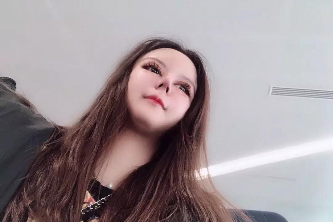 13岁开始整容，视李蒽熙为偶像！小Z娜娜是疯了吗？