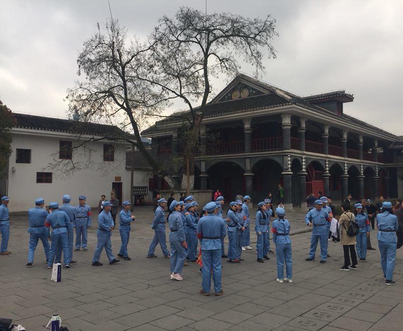 刘瀚锴先生在贵州进行文化艺术交流和参观领会