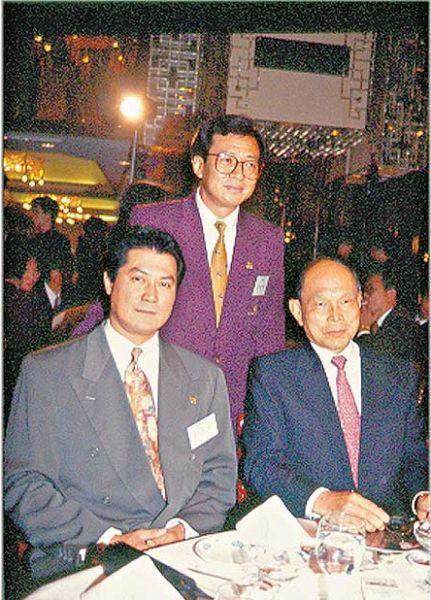 曾是一代巨星，人称学生王子，江湖地位显赫，连向华强都向他低头