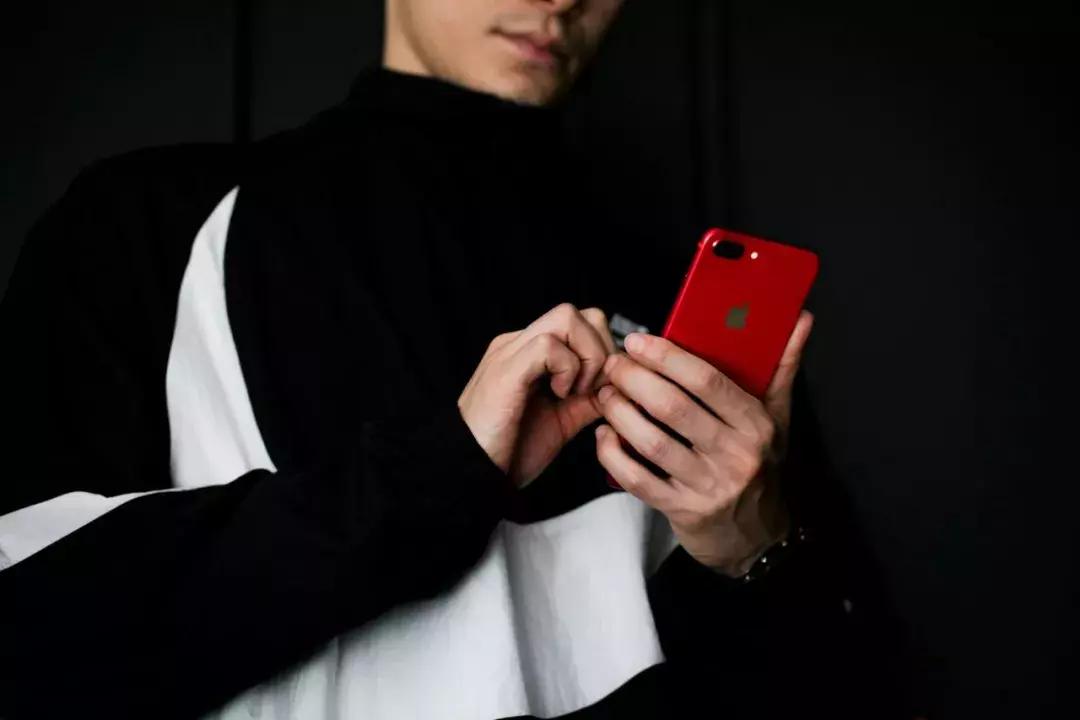 人格分裂？微博微信两个世界两个人？
