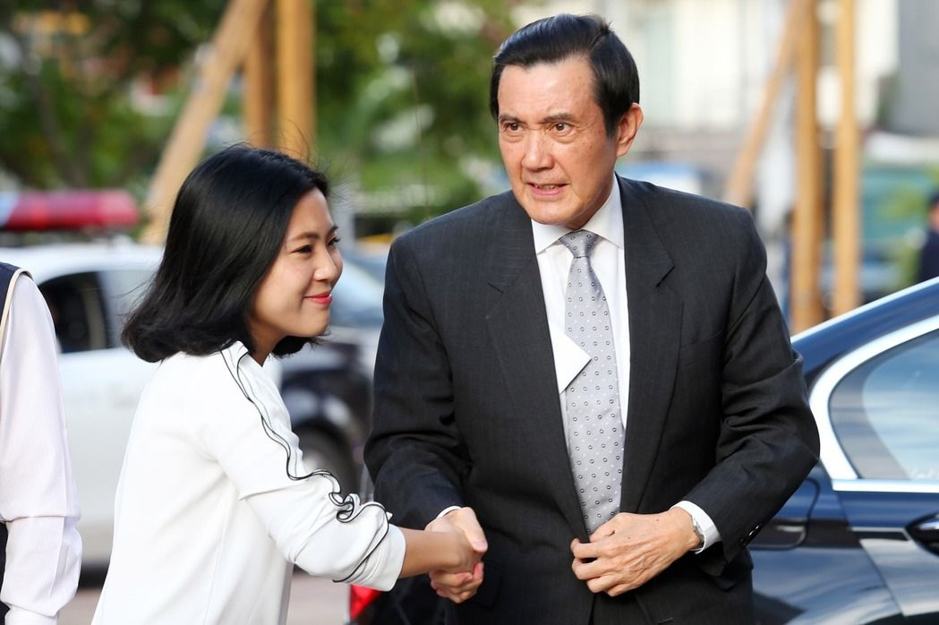 马英九被绿营一路追杀人气却蹿红台网友纷纷为其平反：路遥知马力