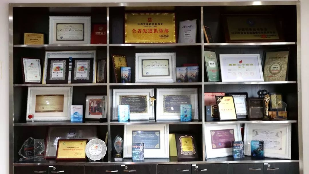 《中国钓鱼》杂志一行二人走进黑金刚