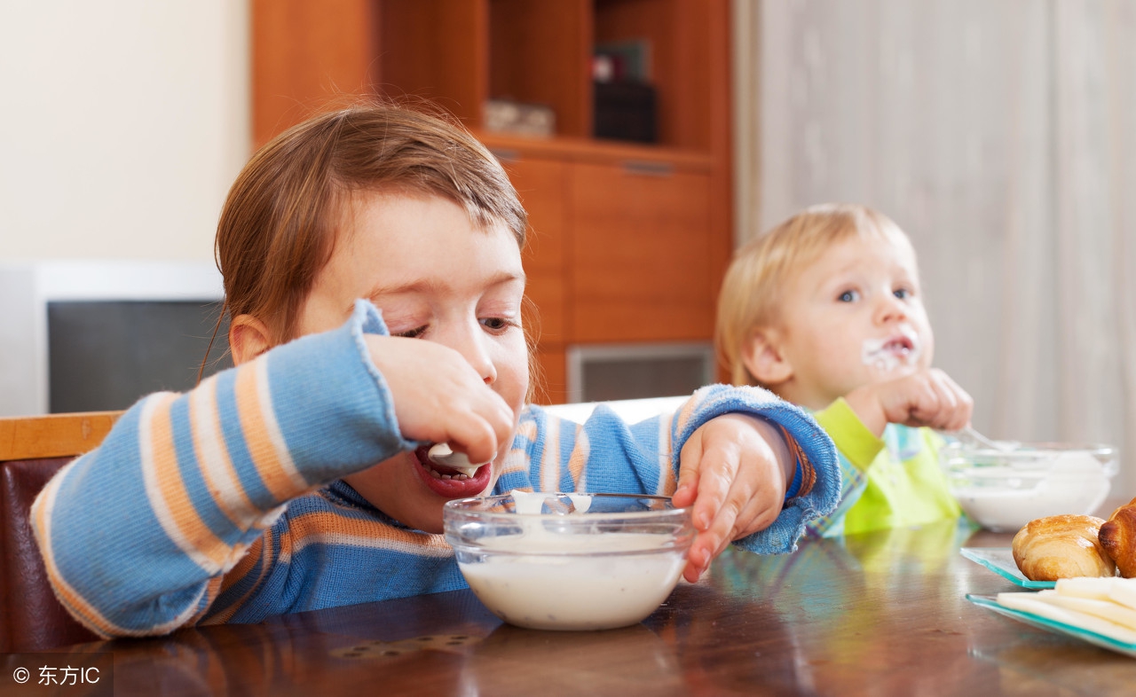 二岁孩子误食了化妆品有事吗,孩子误食了化妆品怎么办