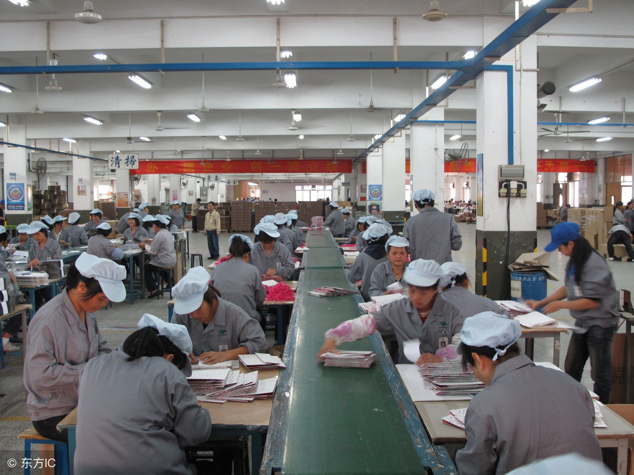 在工厂里能挣到8000吗,为什么东莞工厂工人一般工资低