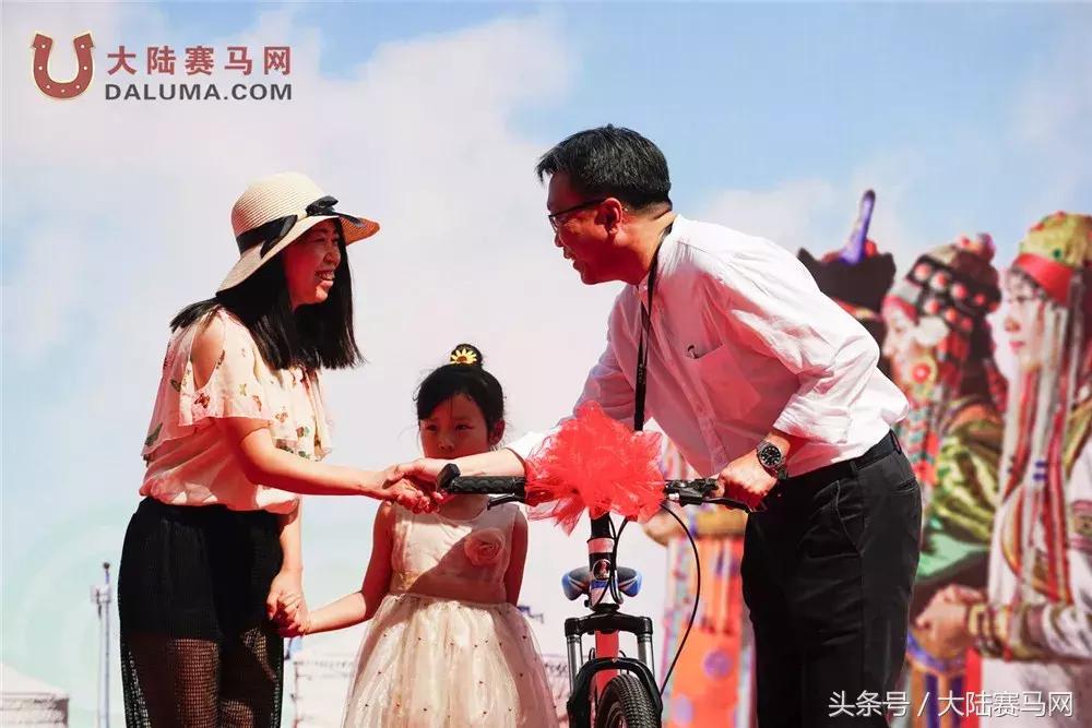 马术比赛纯血马,2018蒙古赛马传统耐力赛视频