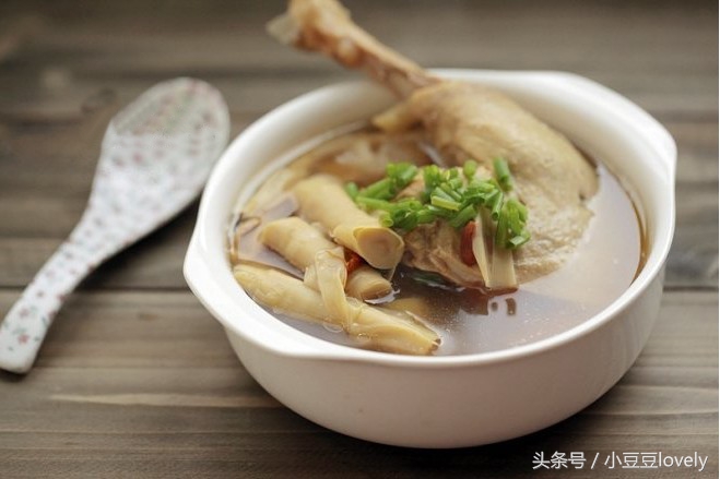 冬天怎样煲老鸭汤,怎么煲老鸭汤最好喝