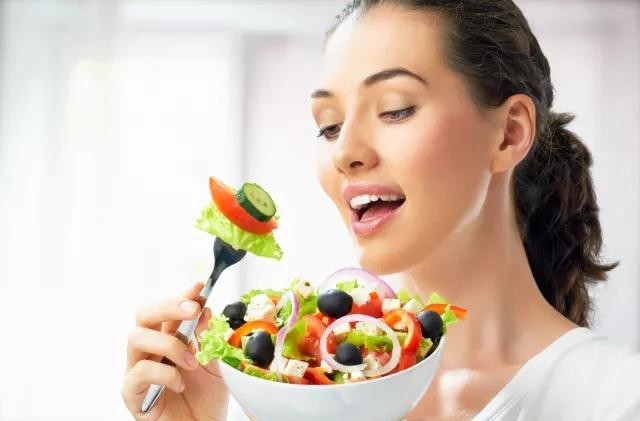 10种改善肌肤的食物,10种食物保持好身材