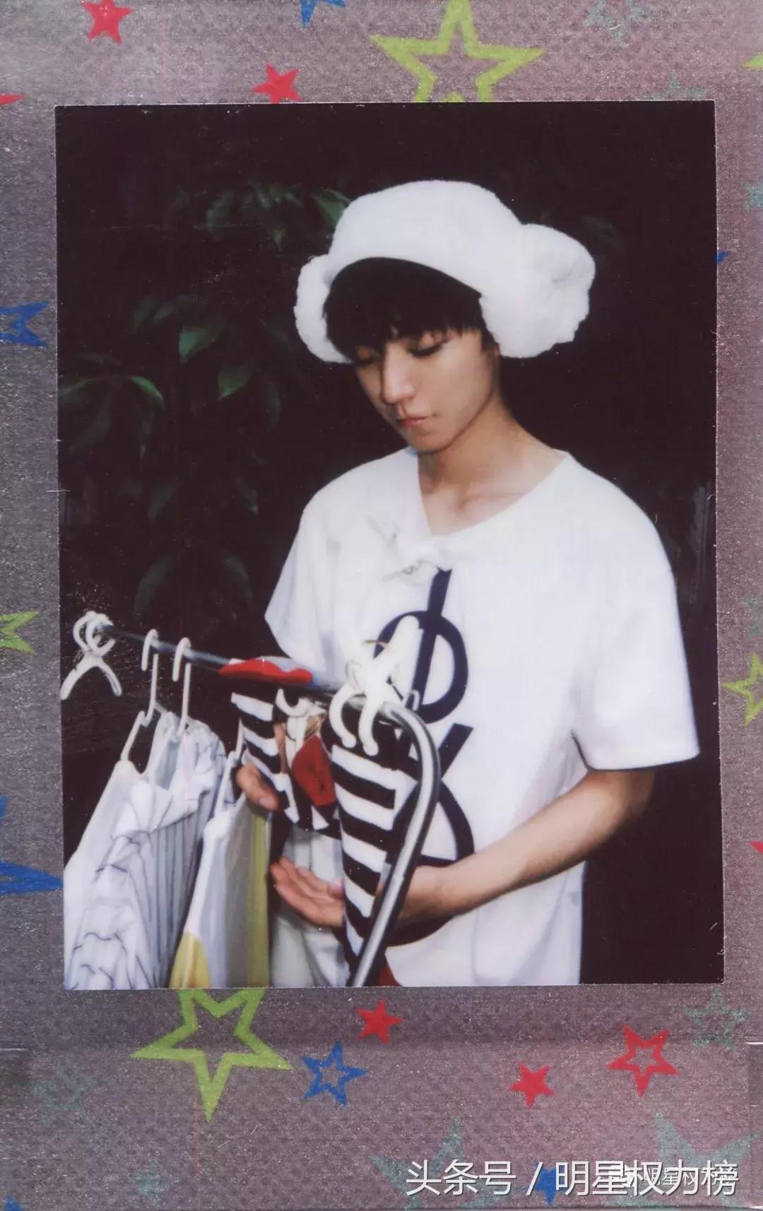 王俊凯蔡徐坤朱一龙李易峰，男明星的拍立得照片都是宝藏叭！