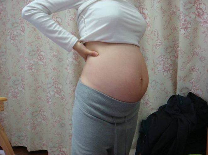 孕妇晚饭后，总觉得肚子很硬很胀，多是这3个原因，不用太担心