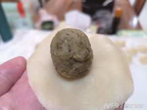 绿豆饼怎么做皮薄又软蛋黄酥,绿豆饼做法带酥皮