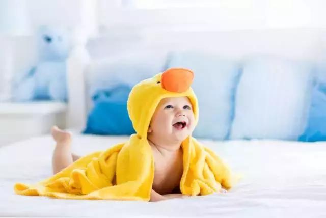 尴尬了！孩子问“妈妈，爸爸是怎么把精子放你肚子里的？”