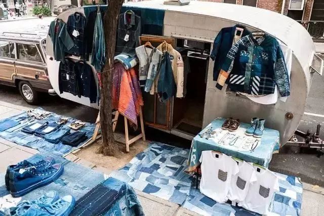 韩国回收旧衣服,韩国衣服被扔掉