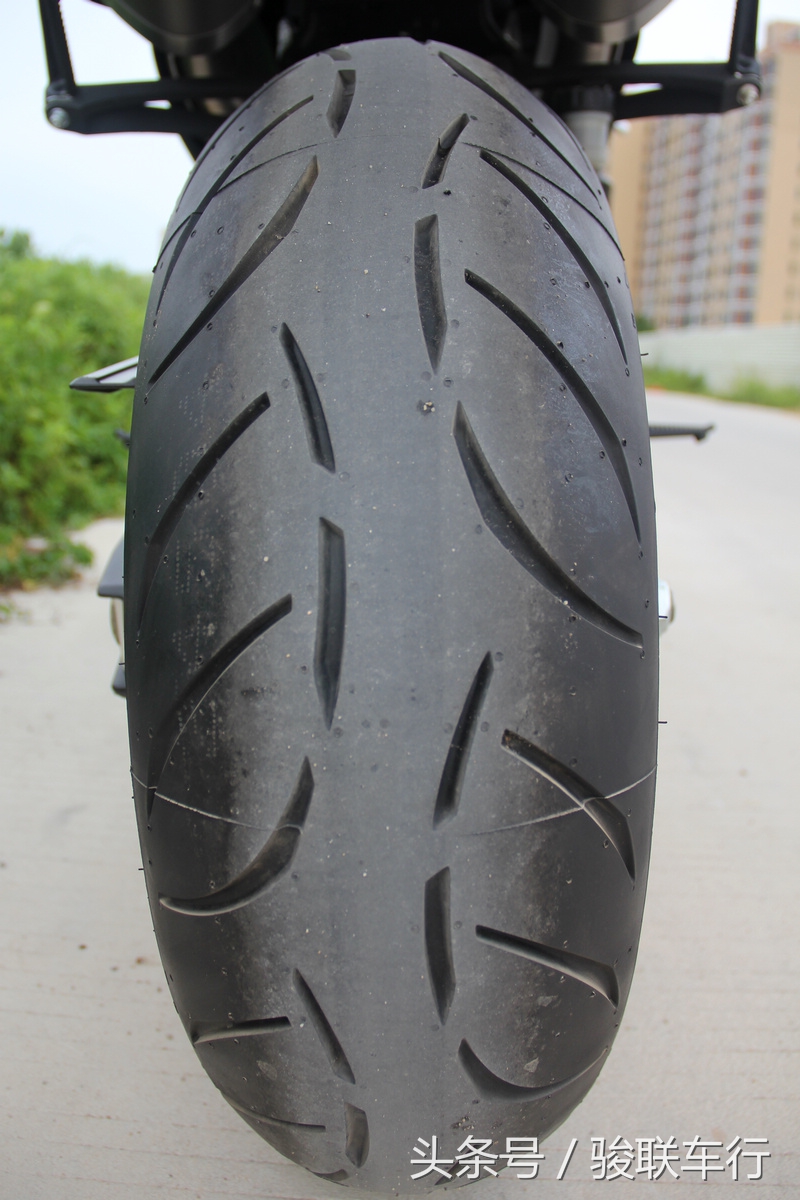 2013年雅马哈yzf-r1黑色,雅马哈yzf战斧r1价格