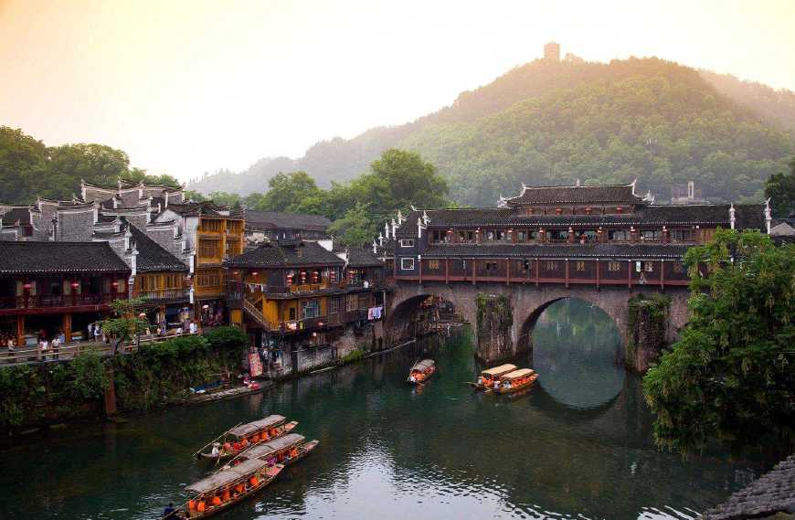 湖南凤凰古城的景区,凤凰古城旅游发展