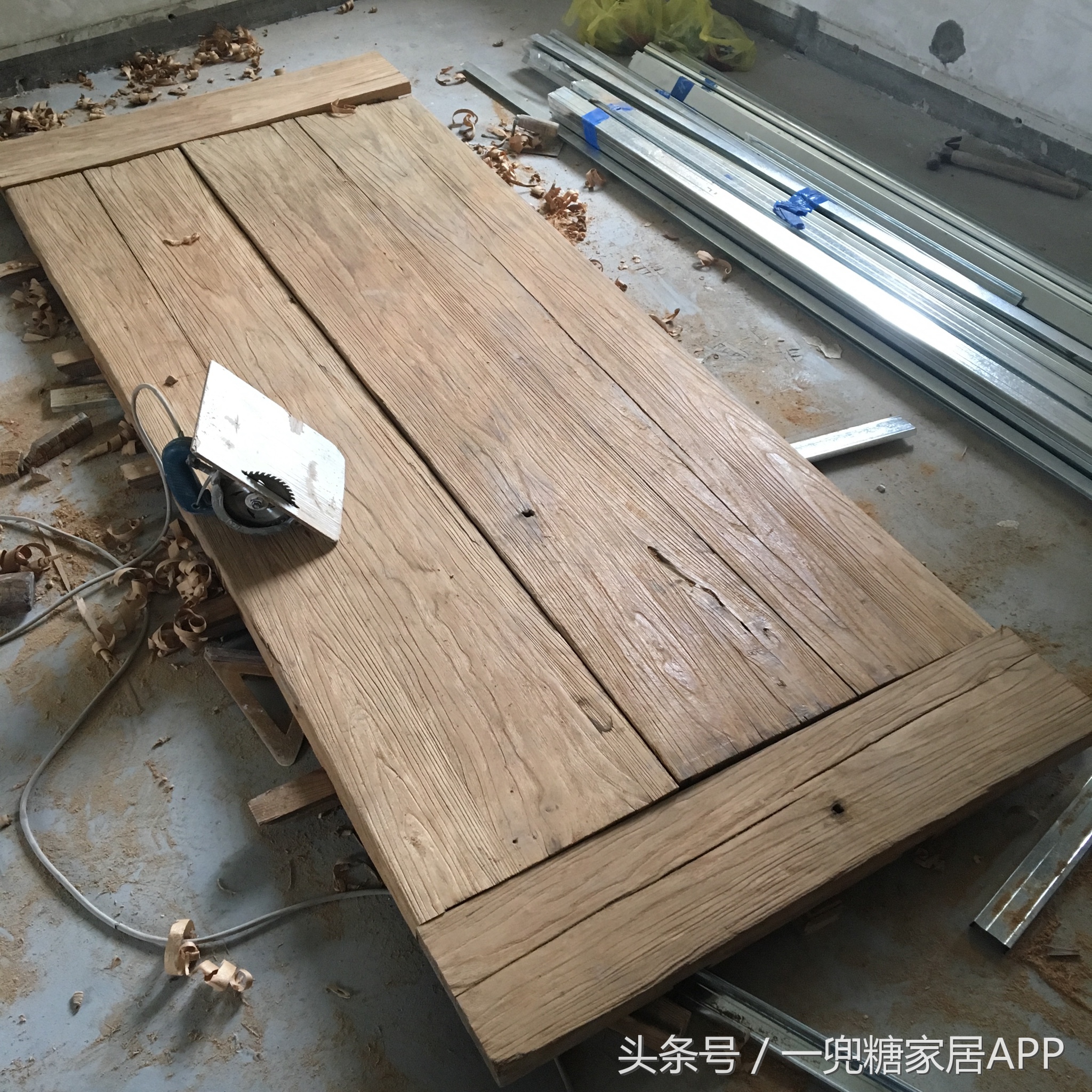 老式缝纫机桌子,老式缝纫机小桌子