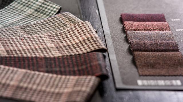 进口高档双面羊绒西服面料,进口西服面料色卡购买
