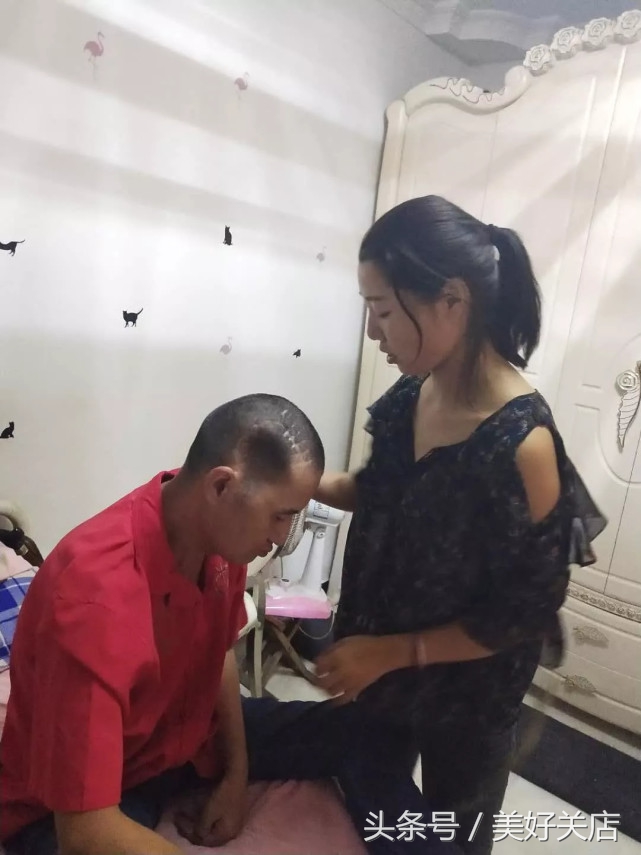 关店乡民和社区花季女大学生休学照顾父亲！感动！
