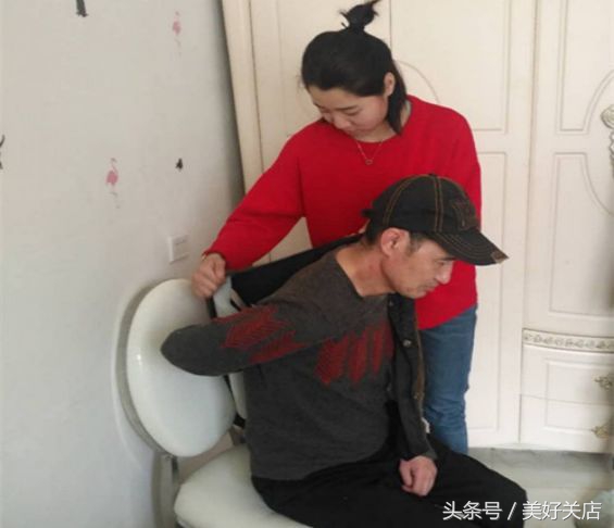 关店乡民和社区花季女大学生休学照顾父亲！感动！