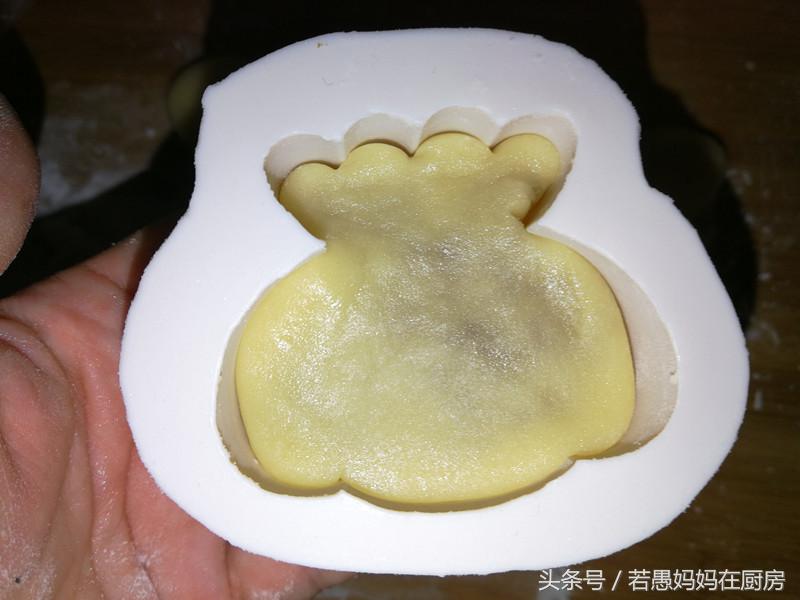中秋节妈妈做的月饼超级好吃,中秋节制作好吃的月饼教程