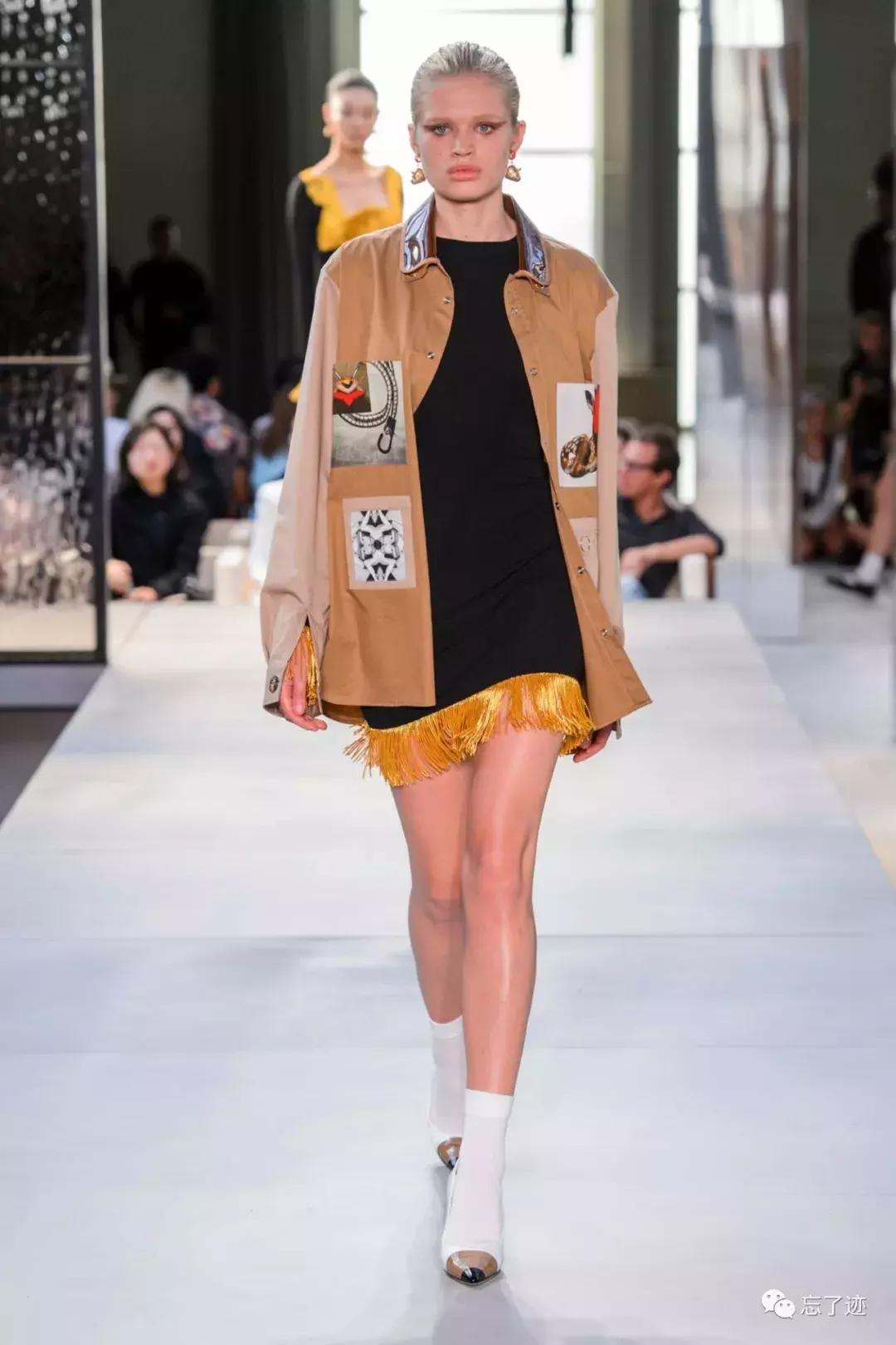 2019年burberry时装周,burberry春夏大秀背面