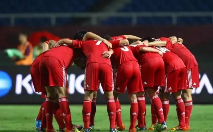 踢足球用英语说playingfootball,和老外说英语可以听懂吗