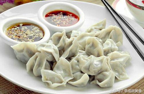 煮饺子破皮粘锅,饺子怎么煮不容易破皮