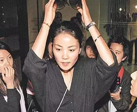 5000金手镯卡地亚,卡地亚五万手镯掉色
