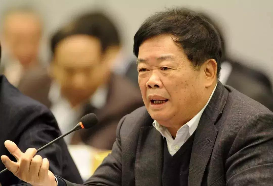 曹德旺有难处的时候谁帮助了他,曹德旺和任何人保持距离