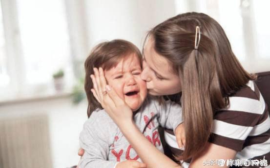 孩子脾气胆小怕事内向表现有哪些,改善孩子内向胆小不敢说话的方法