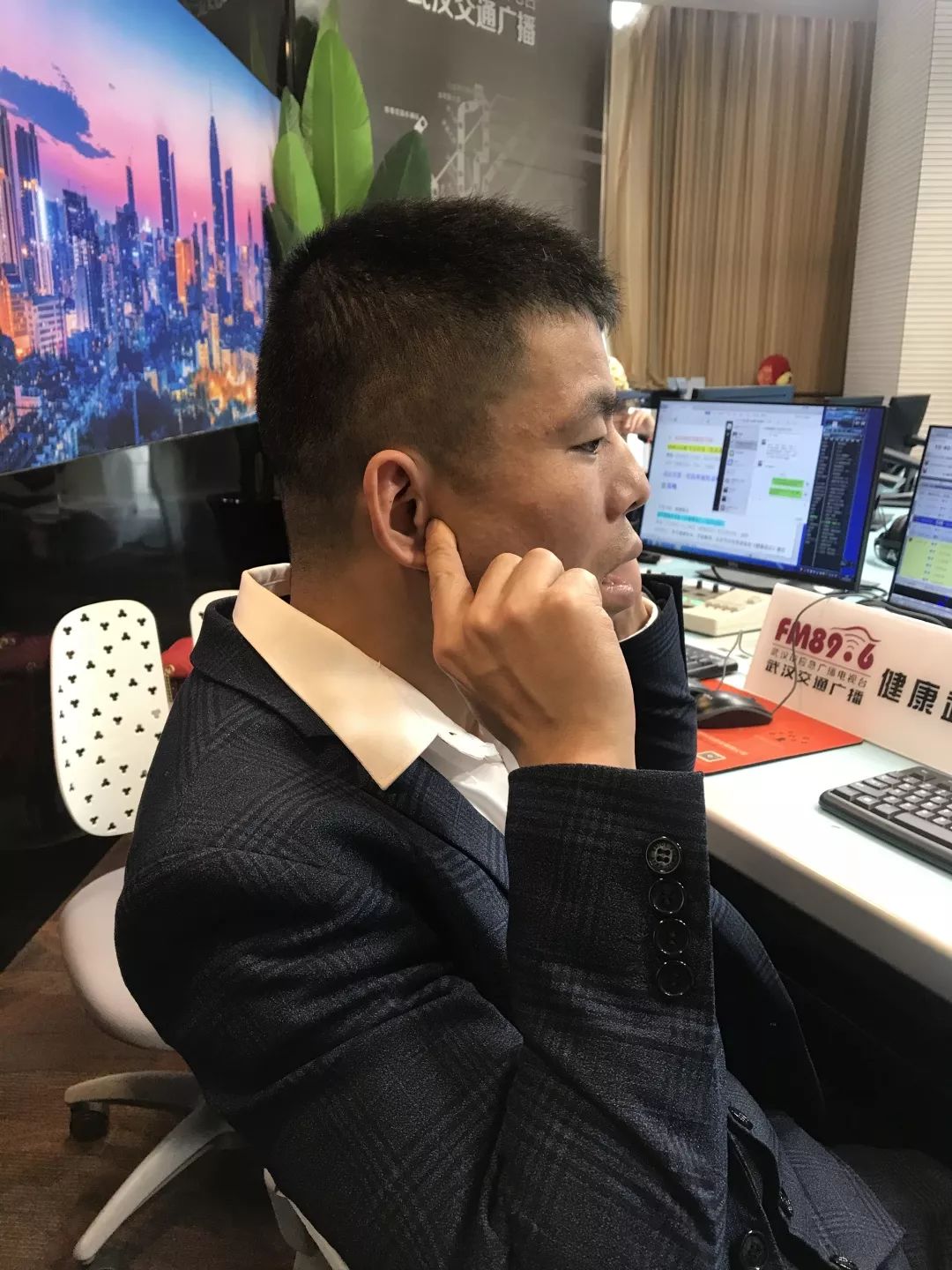 健康耳朵嗡嗡响中医有妙招,颈椎引起的耳朵嗡嗡响容易治疗吗