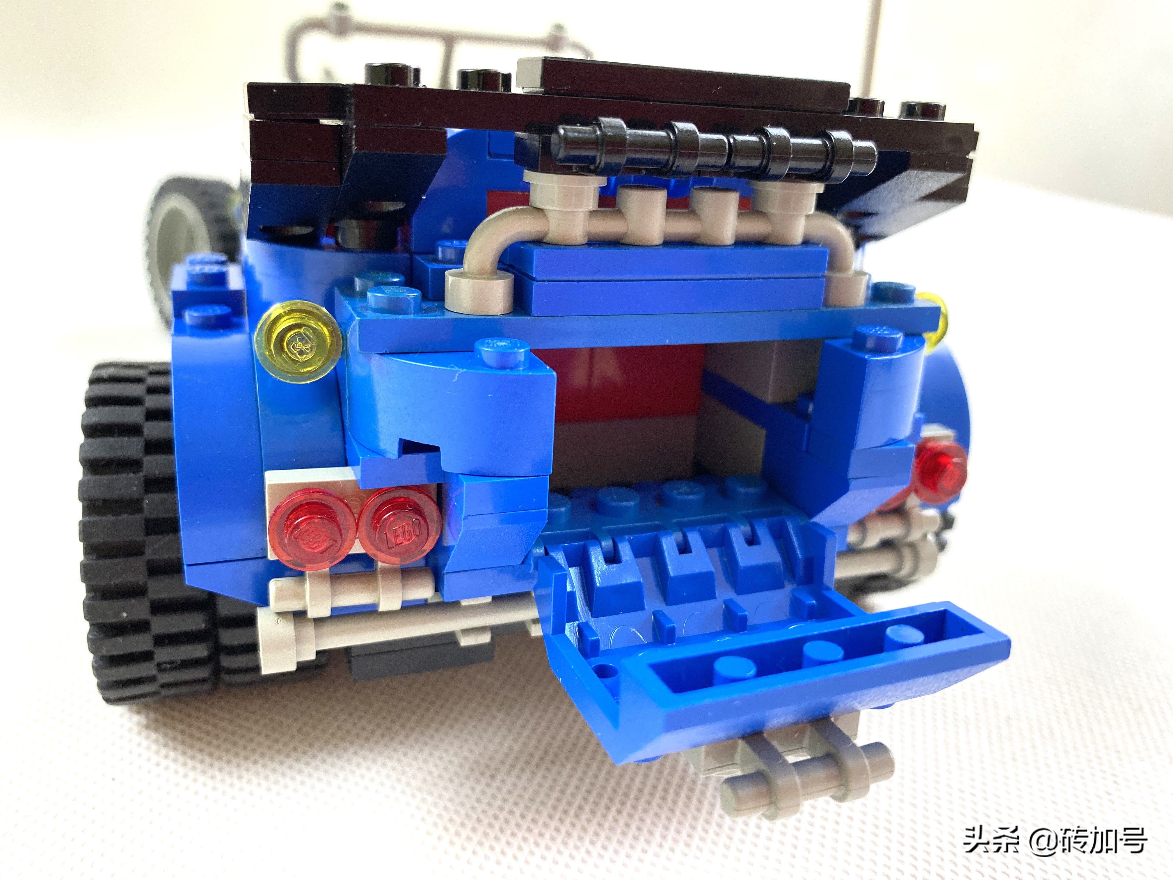 乐*官高**方出的少数几辆HotRod，借5541蓝色狂怒揭开尘封的模型小组