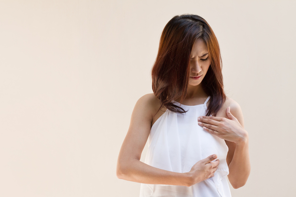 乳腺囊肿和结节哪一个容易癌变,乳腺增生囊肿结节会癌变吗