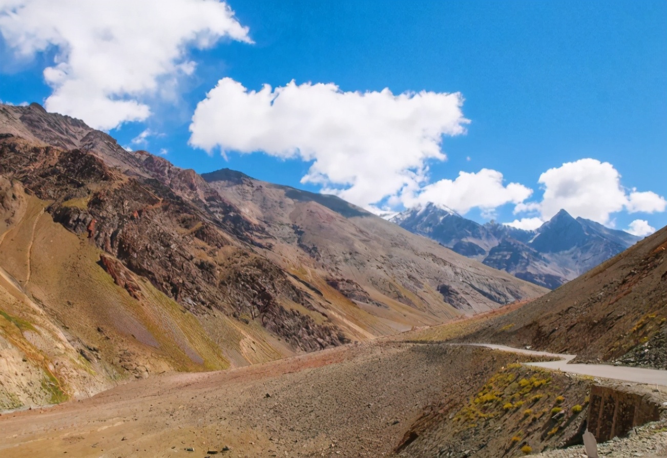 美媒采访中，面对记者污蔑“好朋友”中国，巴铁总理当即作出反击