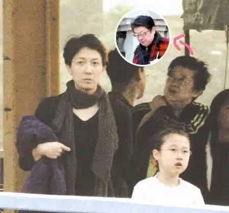 成龙对小龙女事件有回应吗 (小龙女事件对成龙的影响)