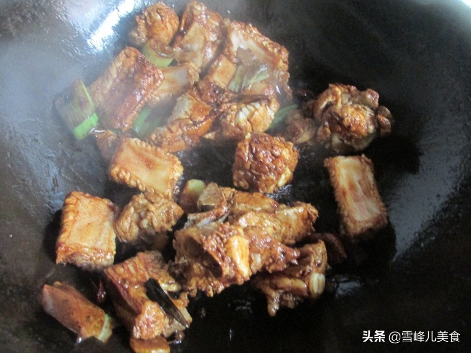 60年老厨师泄漏给我8道特色美食,炖排骨盐放早了又柴又硬怎么补救