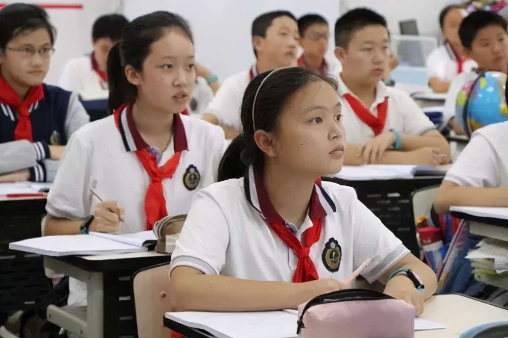 高二领会懈怠期，家长学会这招，既出成绩又省心，高分主动来敲门