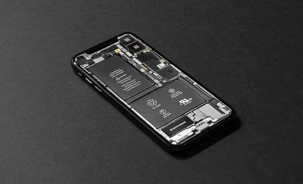iphone12卡顿自动跳屏,iphone12卡顿降级有用吗