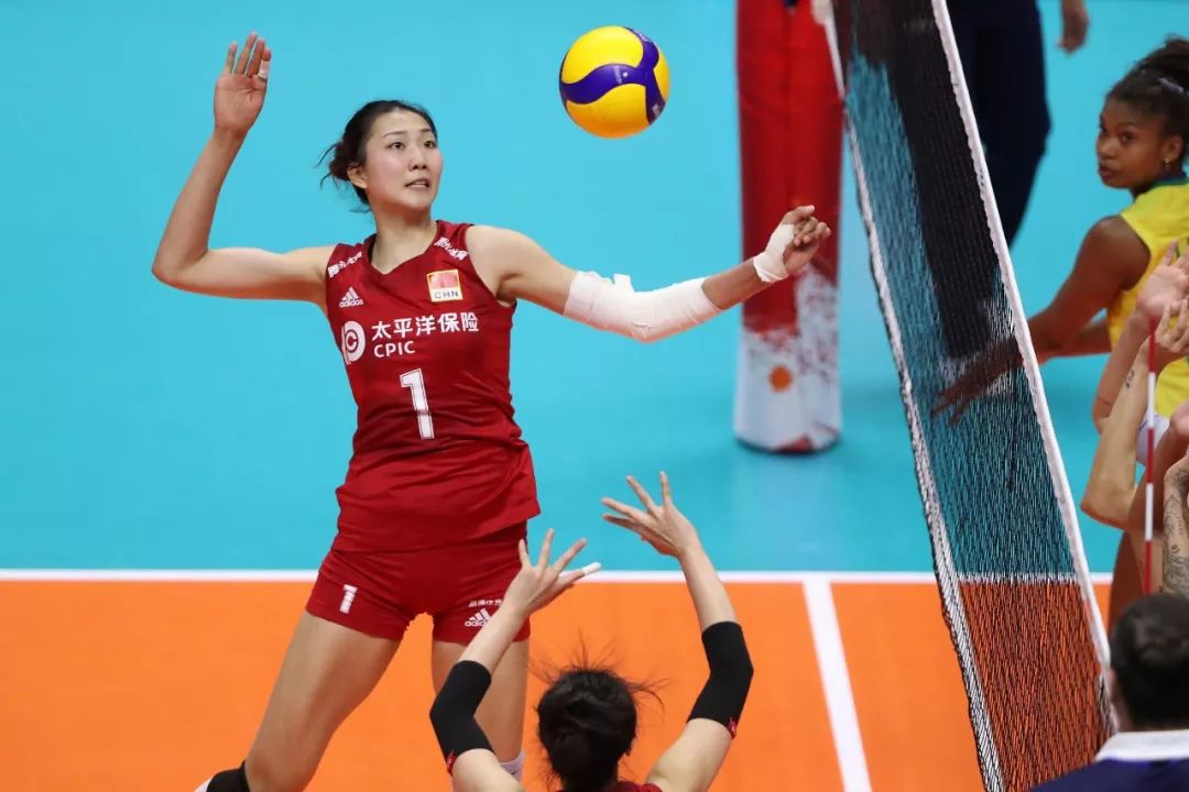 1米96新星女排,女排15岁少女