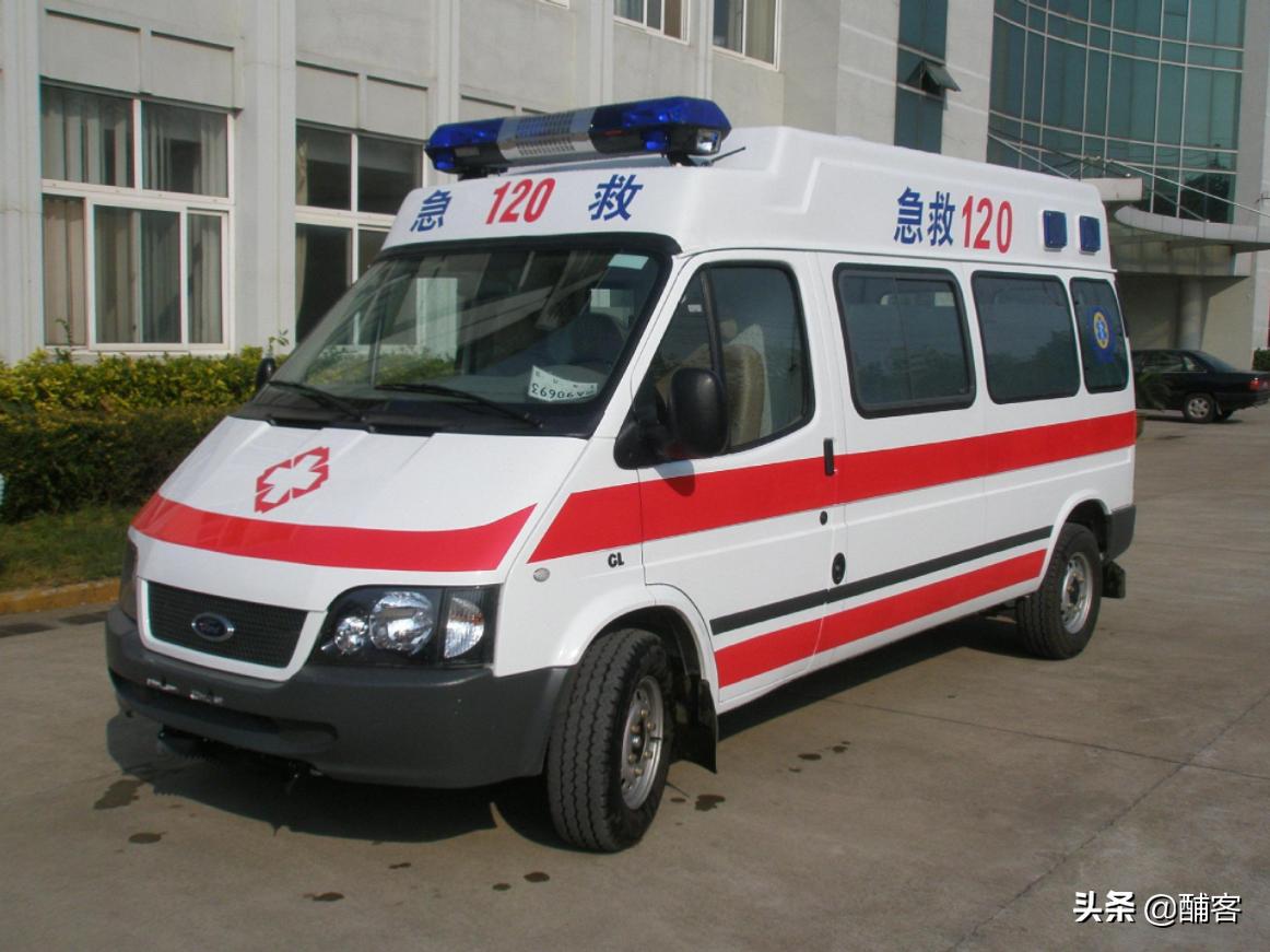 救护车人间百态解析,理解救护车里的人间百态