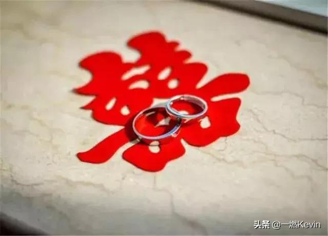 婚姻中的女人对彩礼的态度,婚姻中的彩礼是否合法的