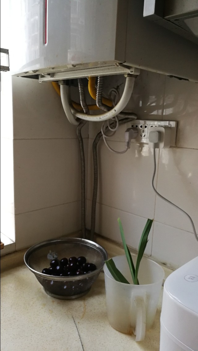 有壁挂炉热水太远加装小厨宝,燃气壁挂炉加小厨宝