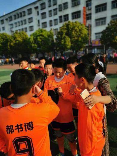 淮滨足球比赛小学生,淮滨县实验学校足球比赛