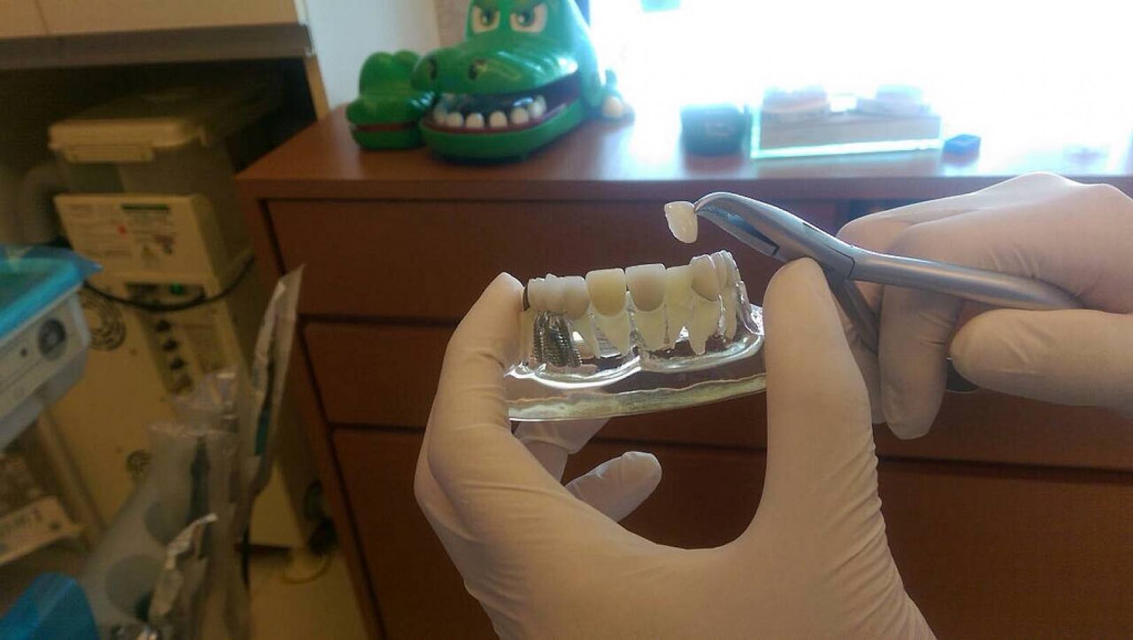 柠檬治牙白,柠檬美白牙齿正确方法