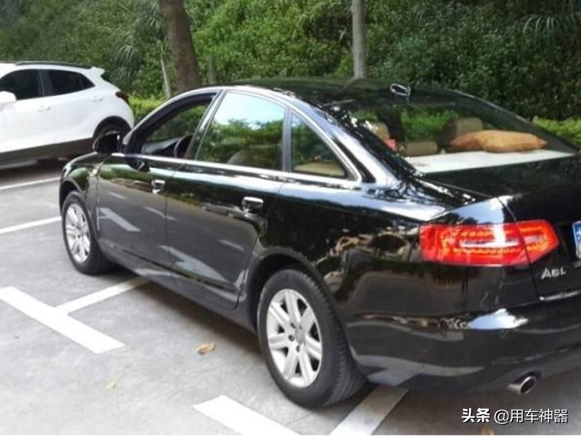 发现4机滤底座漏防冻液,机滤没拧紧导致漏机油维权