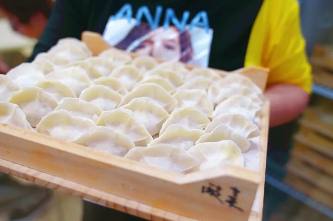 无夜市不夏天！西园里菜场竟然是个“深夜大食堂”？