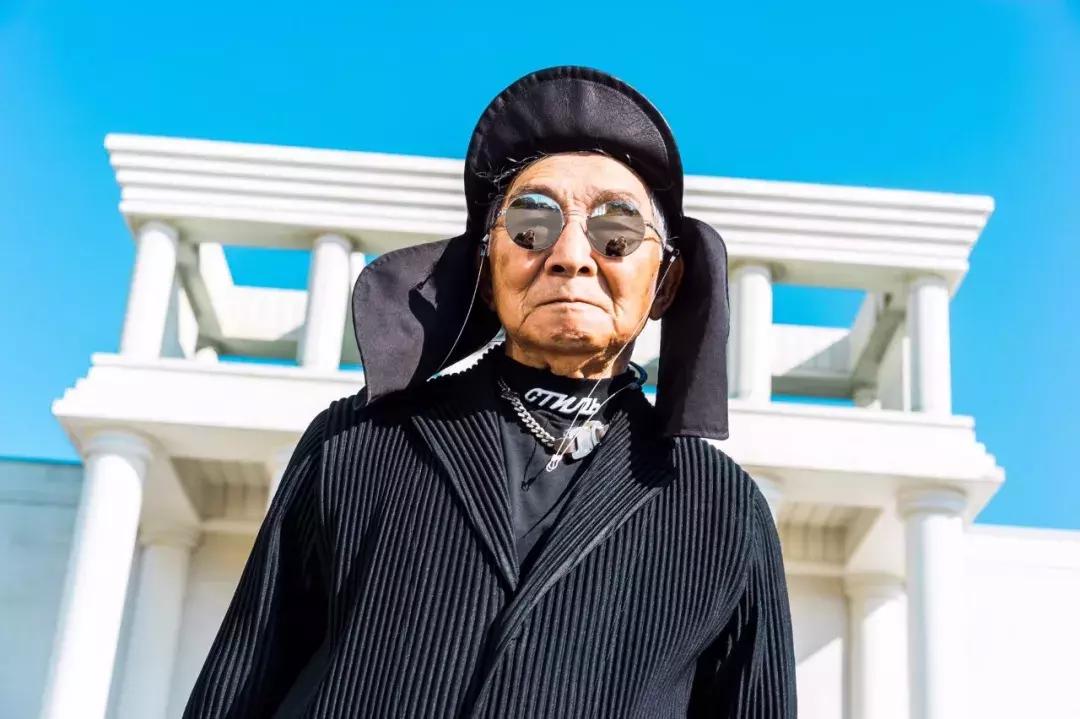 72岁农民大爷变成时尚男神,大爷秒变潮男