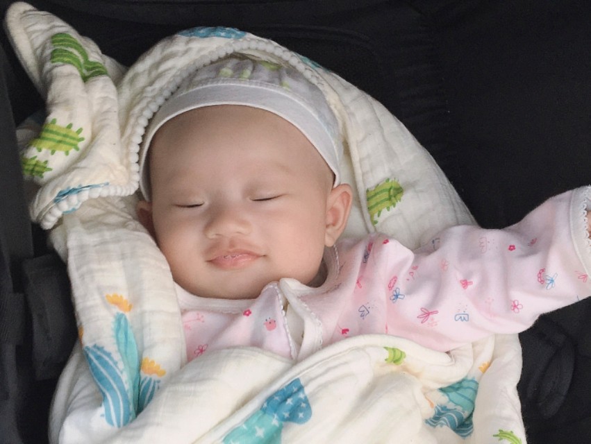 宝宝4个多月厌奶期突然不喝奶粉,宝宝4个月不爱喝奶夜醒频繁