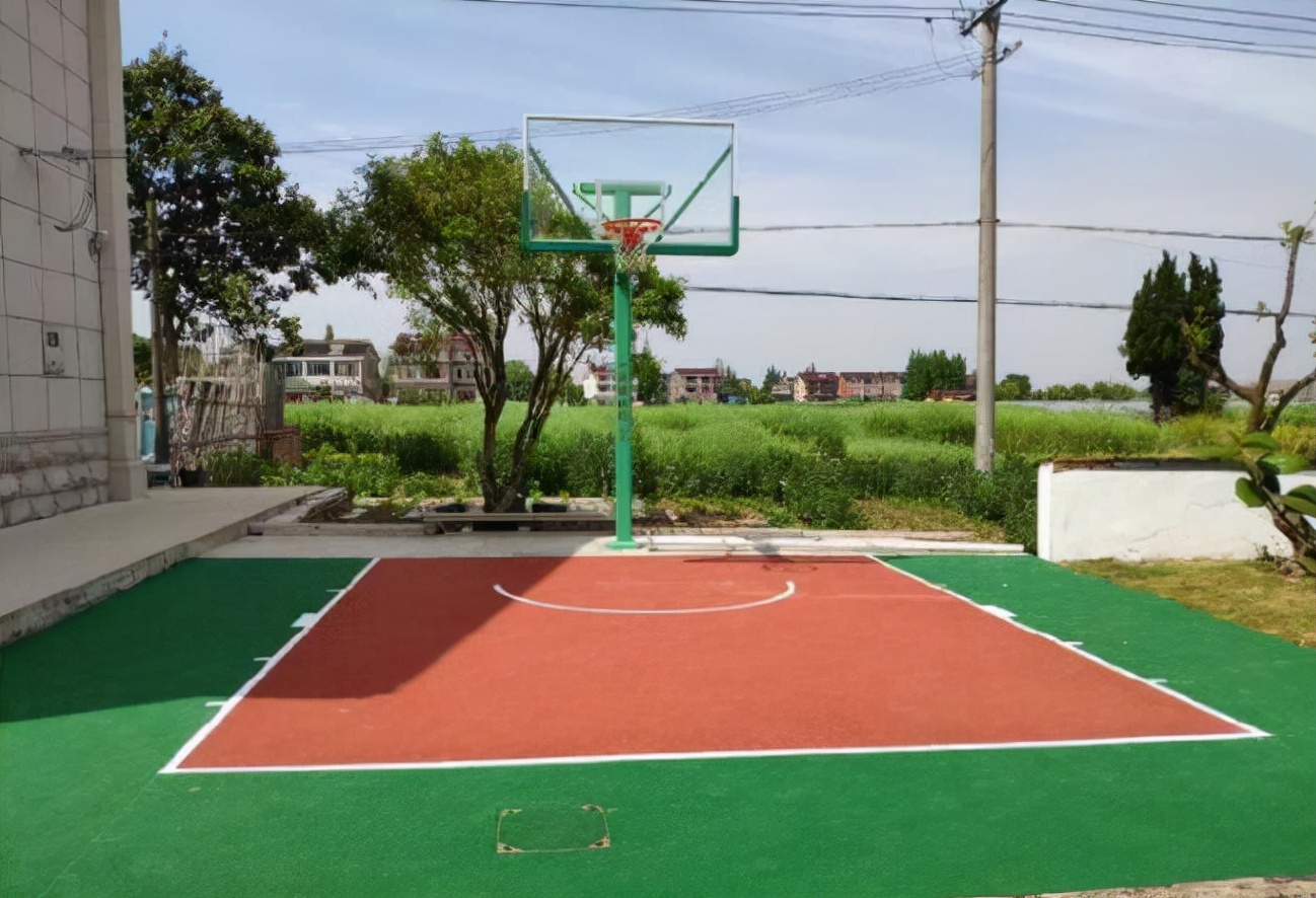建一个篮球场半场价格,建一个篮球场最低需要多少钱