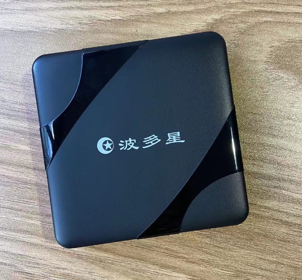 一款电视盒子，并且外加领会机功能：体验波多星E1一盒多用
